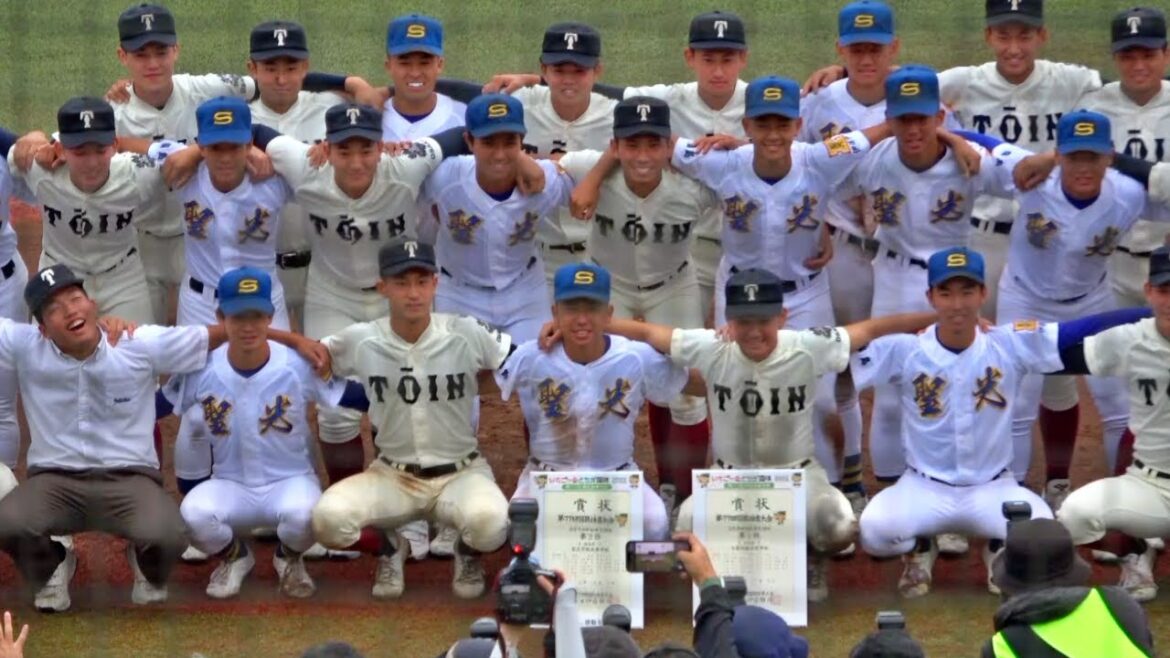 感動の写真撮影！ベンチからチームを鼓舞し続けた吉澤選手が中心で撮影！聖光学院の中に我先に入り話す松尾君！高校日本代表メンバーとの再会！見どころ満載！