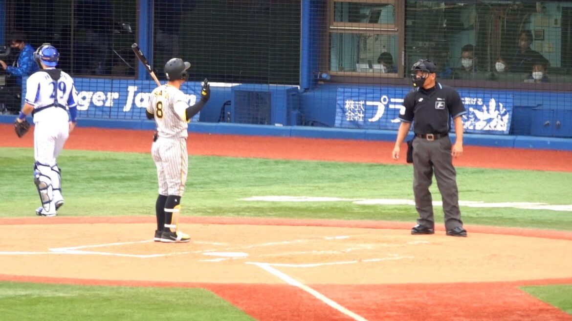 はあ！？ガチなのかこの球審、佐藤輝明このストライク判定で球審に説明を求める。阪神タイガース vs 横浜DeNAベイスターズ　2022/10/9　クライマックスシリーズ