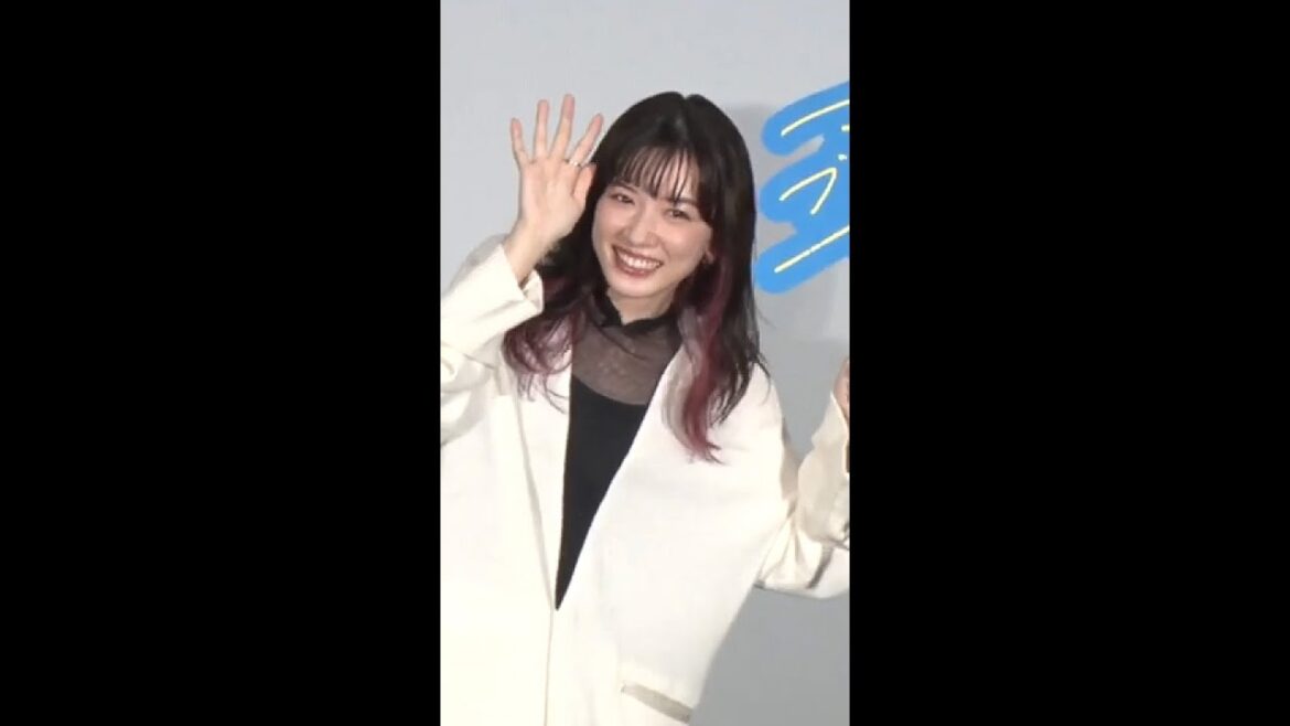 永野芽郁「なんて可愛い」キュートなポーズ連発！　映画「マイ・ブロークン・マリコ」大ヒット御礼舞台あいさつ【MAiDiGi TV】