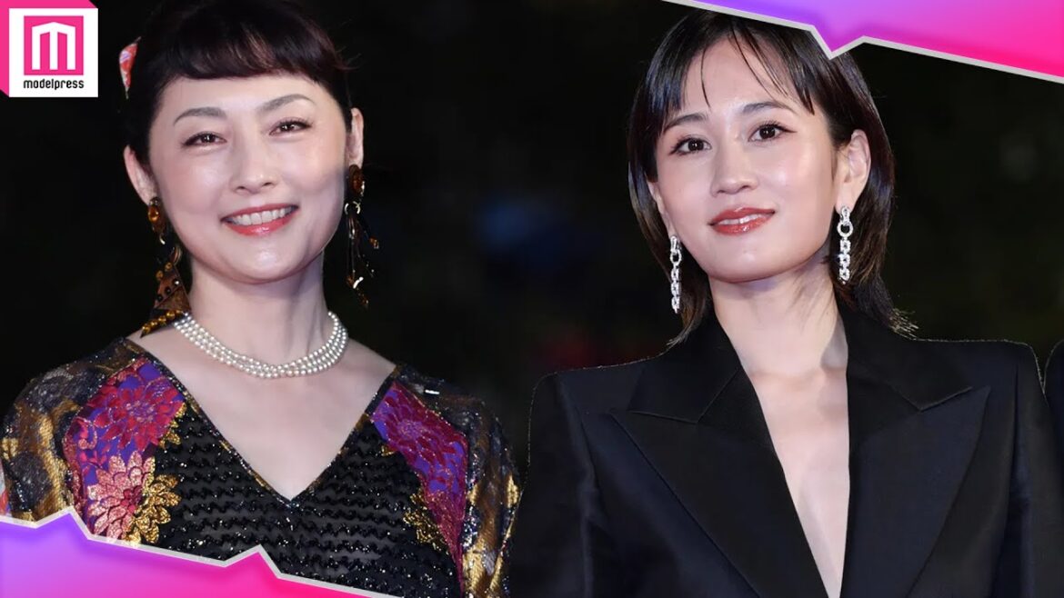 前田敦子、胸元ざっくりジャケットでSEXYに登場【第35回東京国際映画祭レッドカーペット】