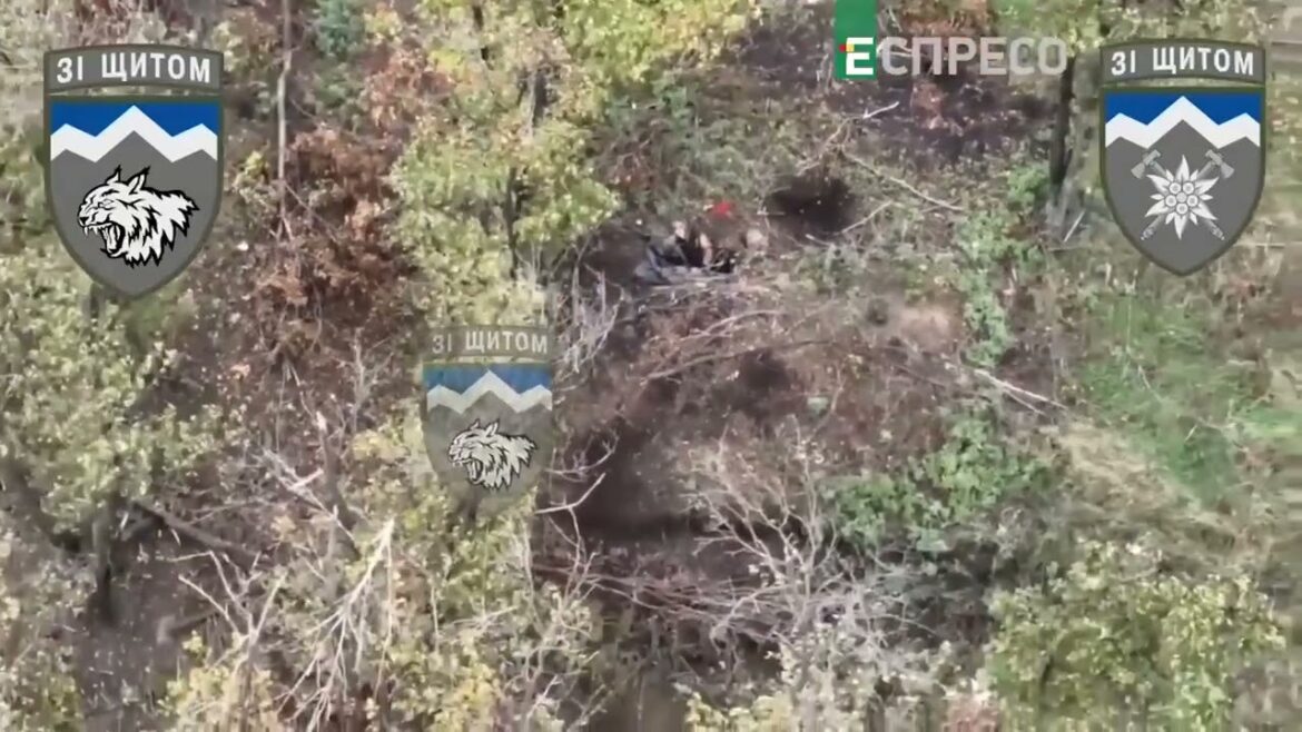 衝撃映像：２名のロシア兵がウクライナ軍に抵抗するも１名は狙撃され最後に手りゅう弾でやられる（2022/10/7)