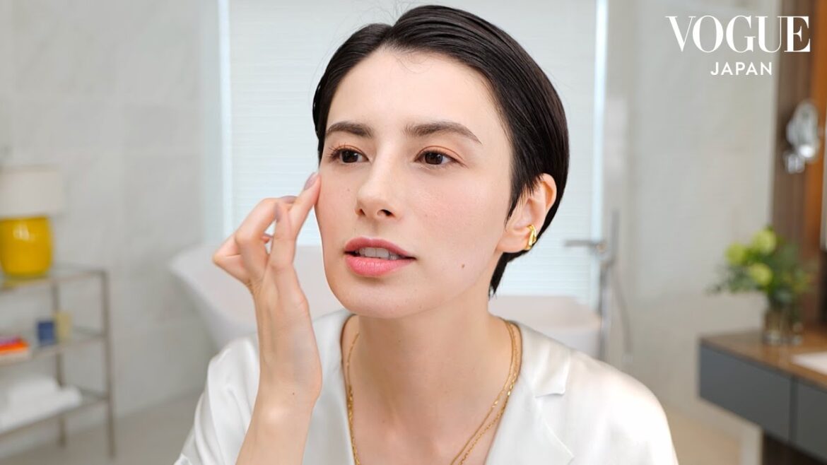 ホラン千秋の、輝きが引き立つスキンケア＆オレンジトーンの大人メイク。| Beauty Secrets | VOGUE JAPAN & Clé de Peau Beauté