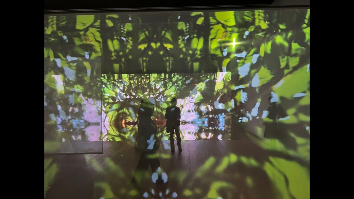 東京都庭園美術館「蜷川実花」展の浮世離れトーク