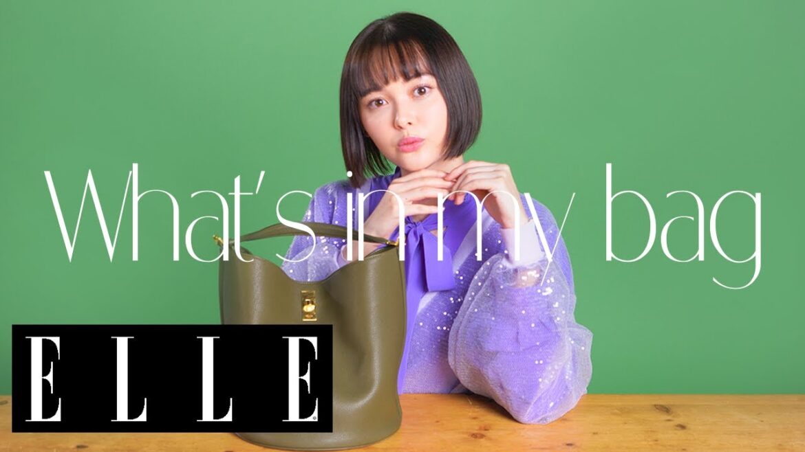 玉城ティナさんのバッグの中身は? “自分らしさ”を大切にした持ち物やエピソードを披露|what's in my bag| ELLE Japan 玉城ティナさんのバッグの中身は? “自分らしさ”を大切にした持ち物やエピソードを披露|what's in my bag| ELLE Japan