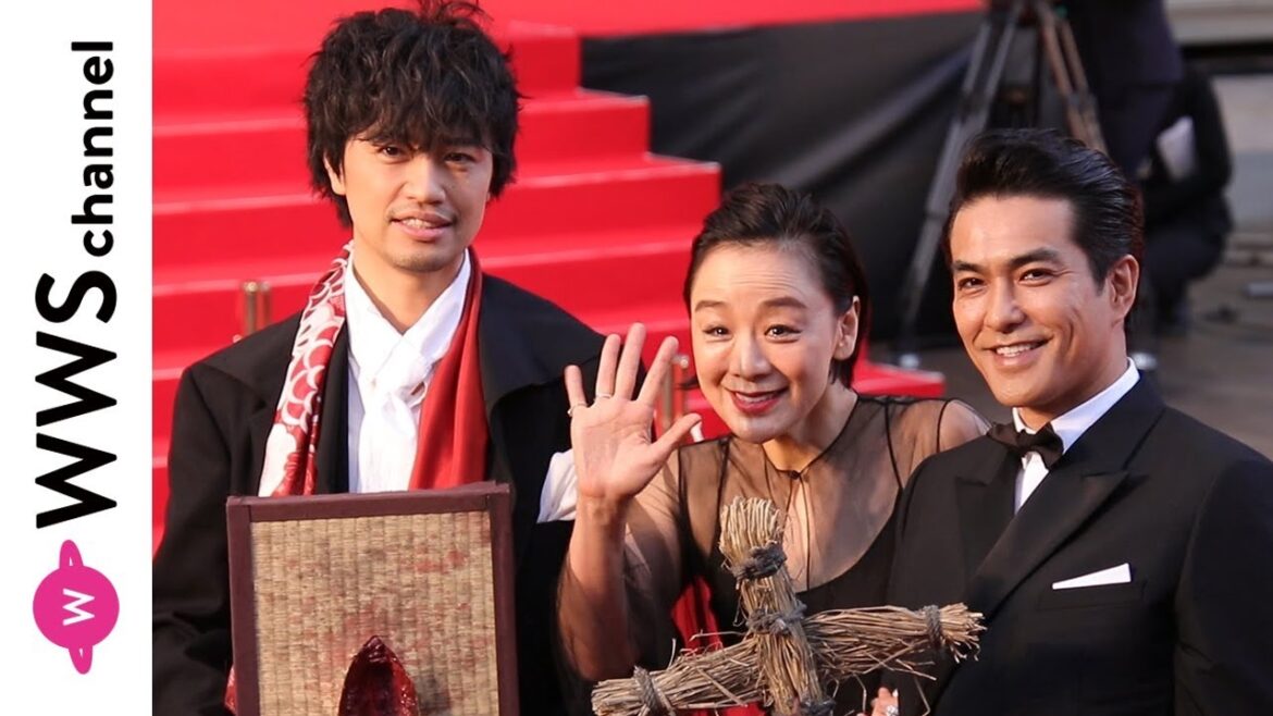監督・斎藤工が東京国際映画祭レッドカーペットに登場！
