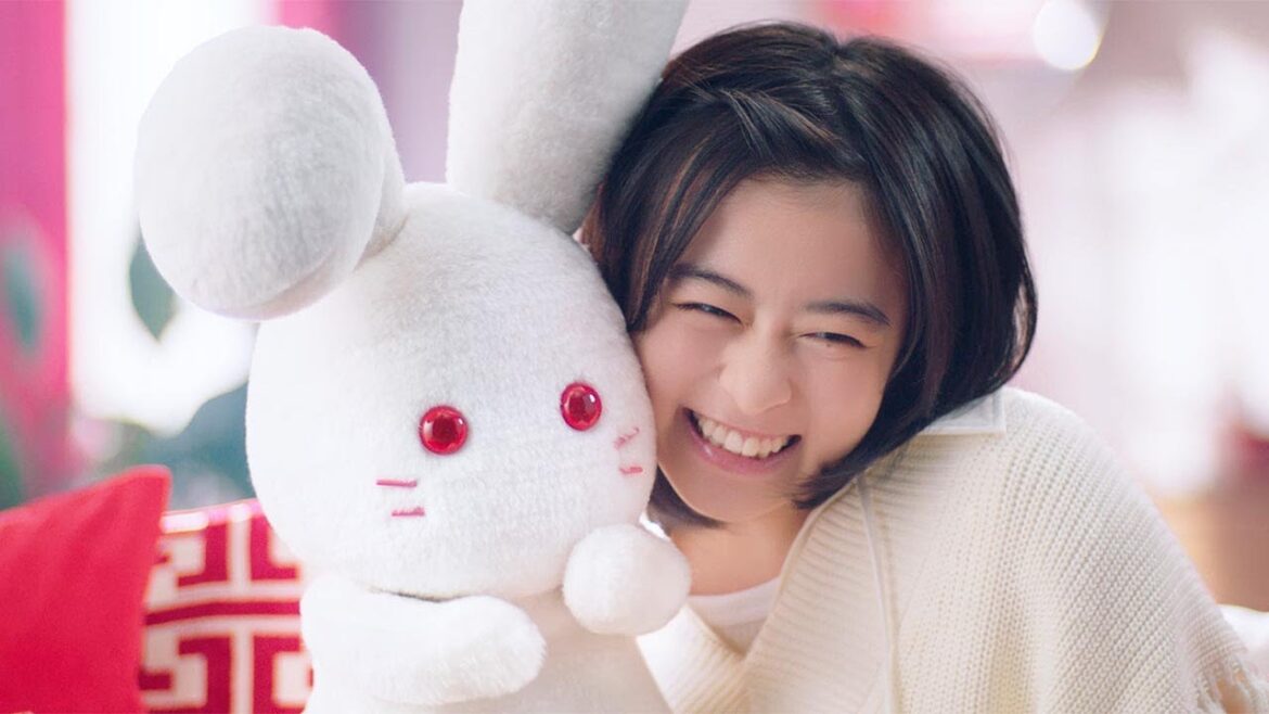 森七菜、もち肌ほっぺ密着させ「ぷにぷに～」／早口言葉チャレンジも！　ロッテ「雪見だいふく」新CM＆メーキング