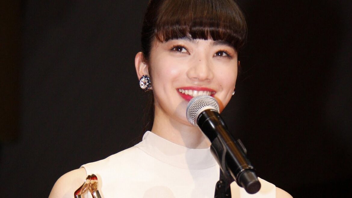 小松菜奈「最高のデビュー作」　スポニチ新人賞「第69回毎日映画コンクール」表彰式　#Nana Komatsu　#Mainichi Film Awards