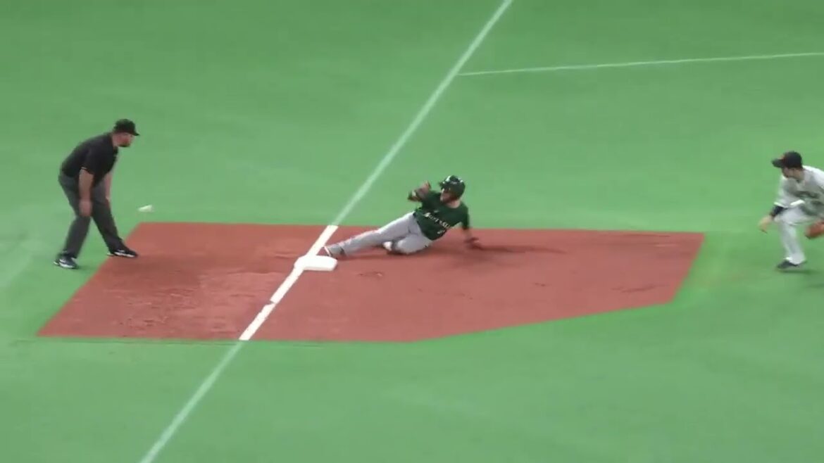 [昨日] 日本vsオーストラリア 侍ジャパン 佐藤輝明のエラー？で先制点を許す 村上…