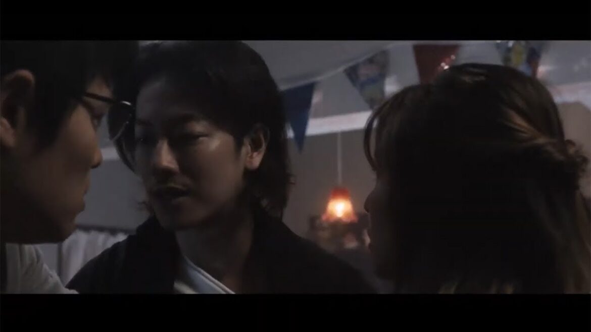 松岡茉優、“兄”佐藤健とつかみ合いのけんか！「いいかげんにしろよ！」映画「ひとよ」“けんかシーン”公開