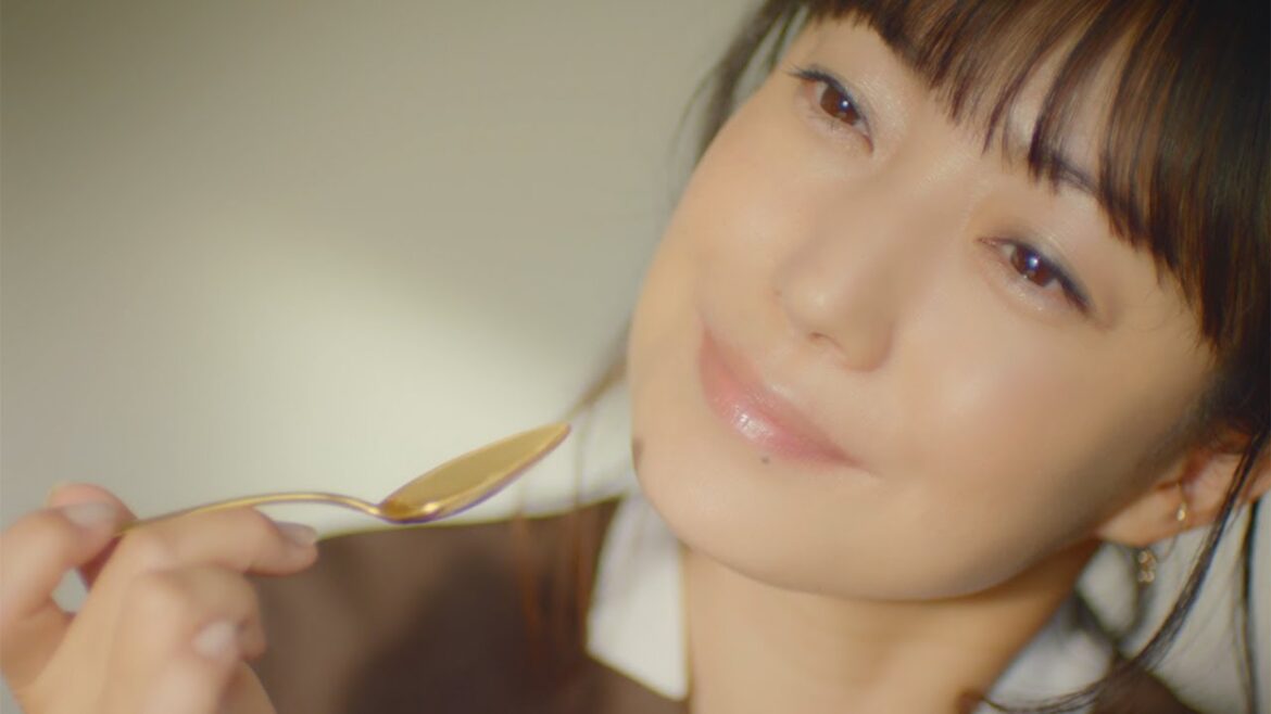 菅野美穂、美しいうっとり顔披露　「レディーボーデン」新CMキャラクターに　ロッテ新CM「わたしとレディーボーデン」編＆メーキング