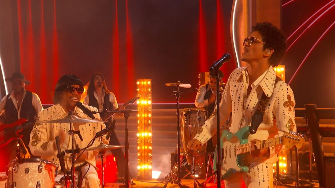 Bruno Mars & Anderson .Paak as Silk Sonic - 777 (64th GRAMMY Awards Performance)