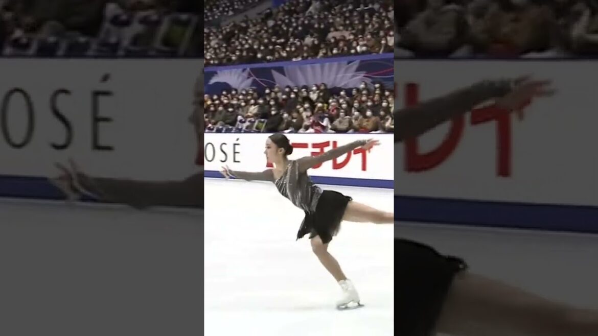 Yelim KIM (KOR) edges out reigning World Champion Kaori Sakamoto (JPN)