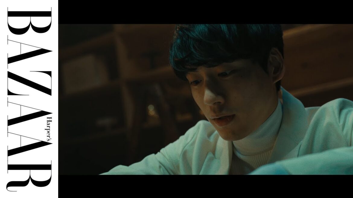 坂口健太郎が心を込めて届ける、プラダのホリデーギフト｜Dear.｜ハーパーズ バザー（Harper's BAZAAR）公式