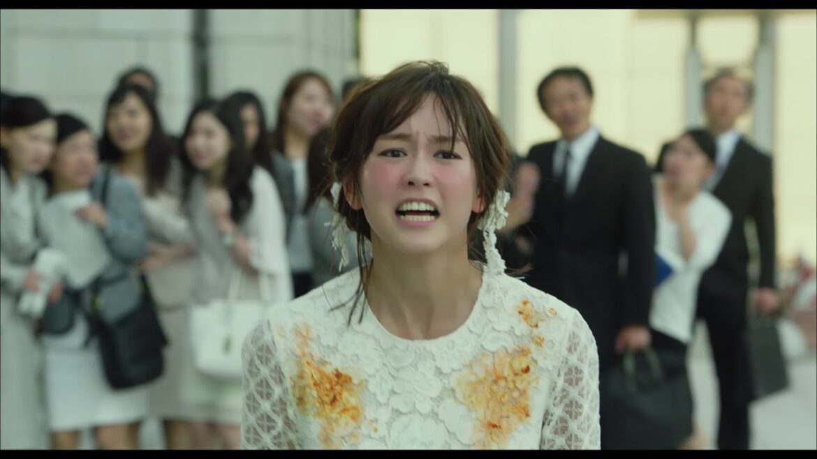 桐谷美玲が絶叫！映画『リベンジgirl』予告編