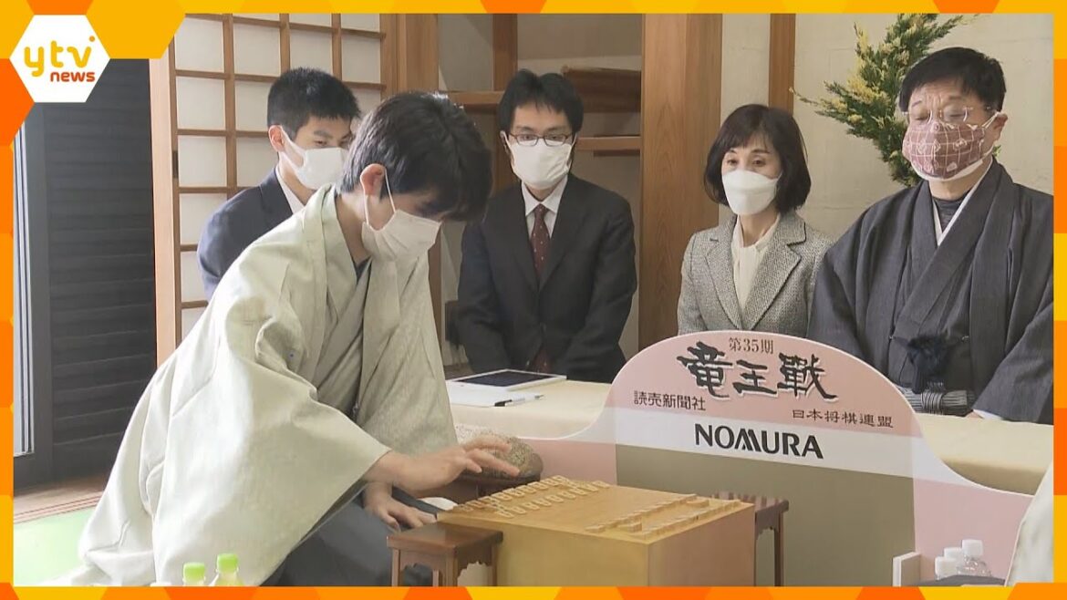 藤井聡太竜王がお城で初対局　京都・福知山城の天守閣で竜王戦第４局　対局は２日間で９日夜に決着