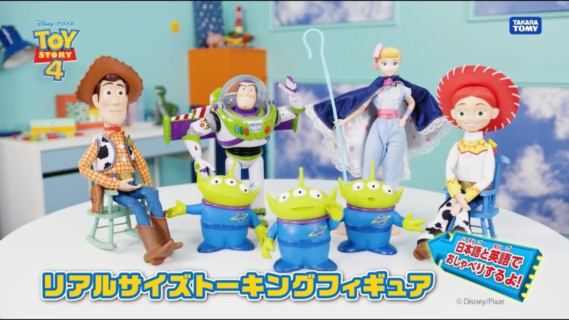 トイ・ストーリー4 リアルサイズトーキングフィギュアで遊ぼう！　お兄さんたちが紹介する遊び方動画！