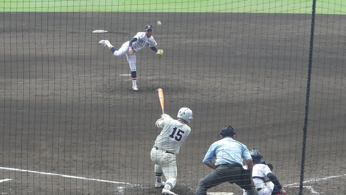 二松学舎大付 片井海斗 センターオーバータイムリーツーベース(社高校戦/第104回全国高等学校野球選手権大会)