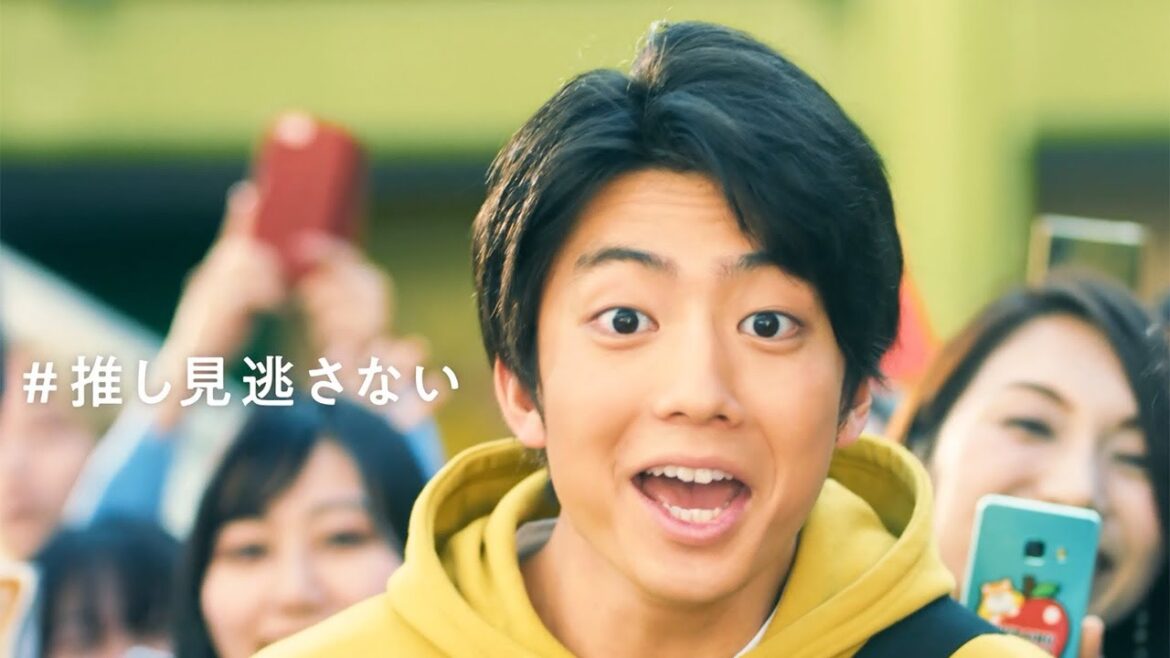 伊藤健太郎、柴犬まるに話しかけられて「え～！？」　「アキュビュー オアシス」CM