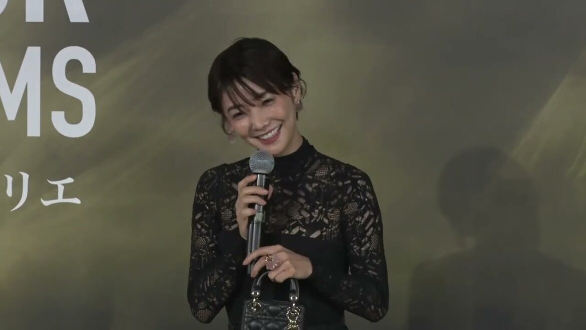 倉科 カナさん「クリスチャン・ディオール、夢のクチュリエ」展プレビューに登壇