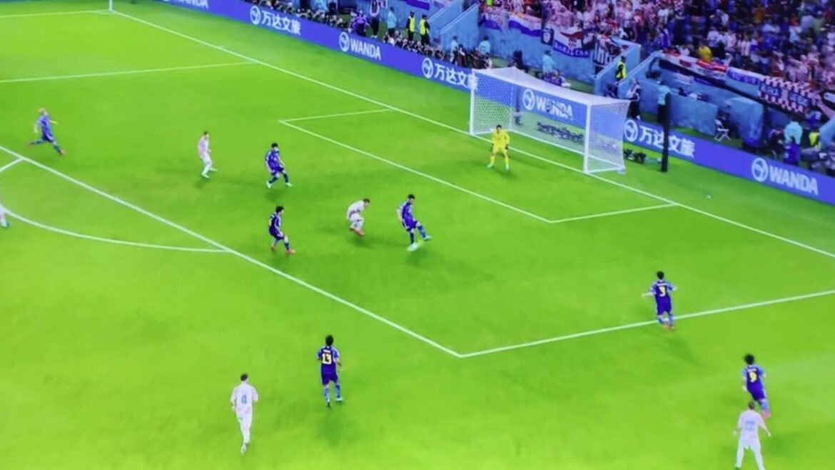 吉田麻也のW杯とは思えないミスパス