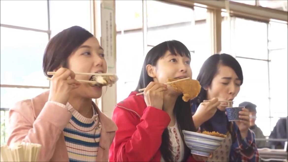 土屋太鳳　“ちちんぶいぶい”  秩父 西武鉄道CM 2017年 秋冬 篇