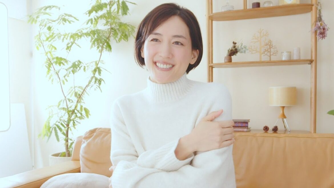 綾瀬はるか、初共演のサザン原由子の印象語る「○○やーん」　ユニクロ新CM「LifeとWear / 試着してみたら篇」インタビュー