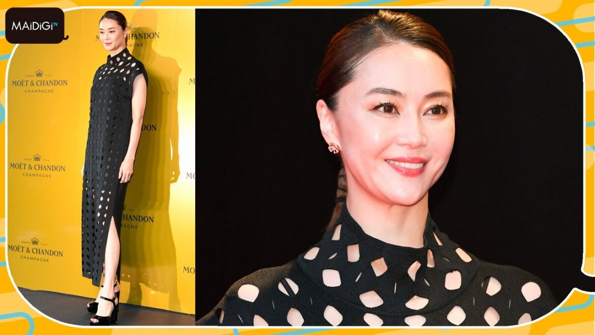 観月ありさ、深スリットから美脚ちらり！　美肌際立つタイトドレスで大人の魅力　「モエ・エ・シャンドン」イベントフォトコール