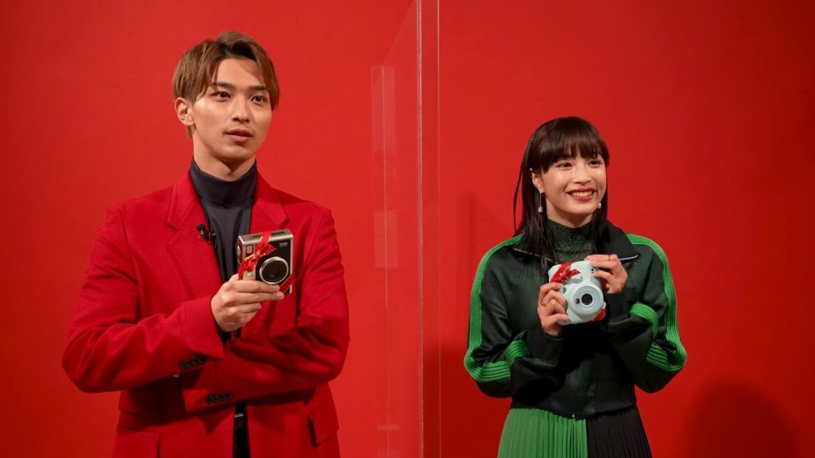 INSTAX “チェキ”「ワクワククリスマス」篇 インタビュームービー／富士フイルム