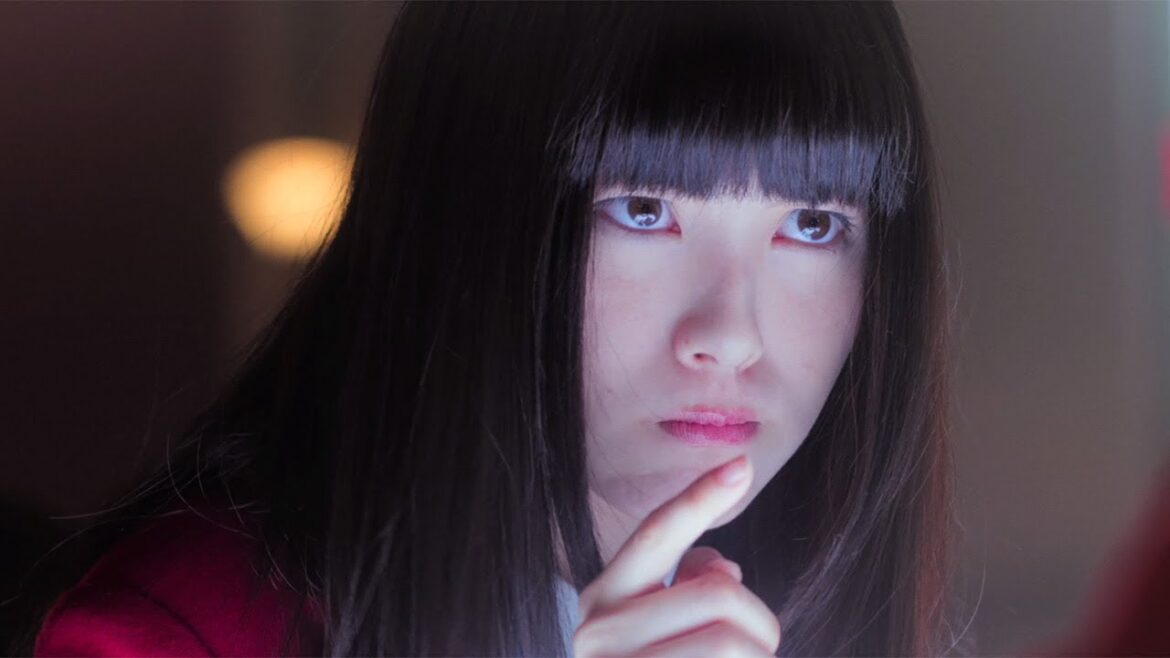 浜辺美波の「めっ！」が可愛すぎる！乃木坂46・伊藤万理華、福原遥らも登場　「映画 賭ケグルイ」予告編が解禁