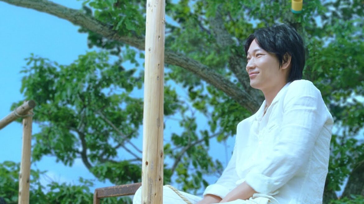 綾野剛、大橋トリオの新曲「SHE」に乗せてツリーハウス作り挑戦　 淡麗グリーンラベル「ツリーハウス」篇