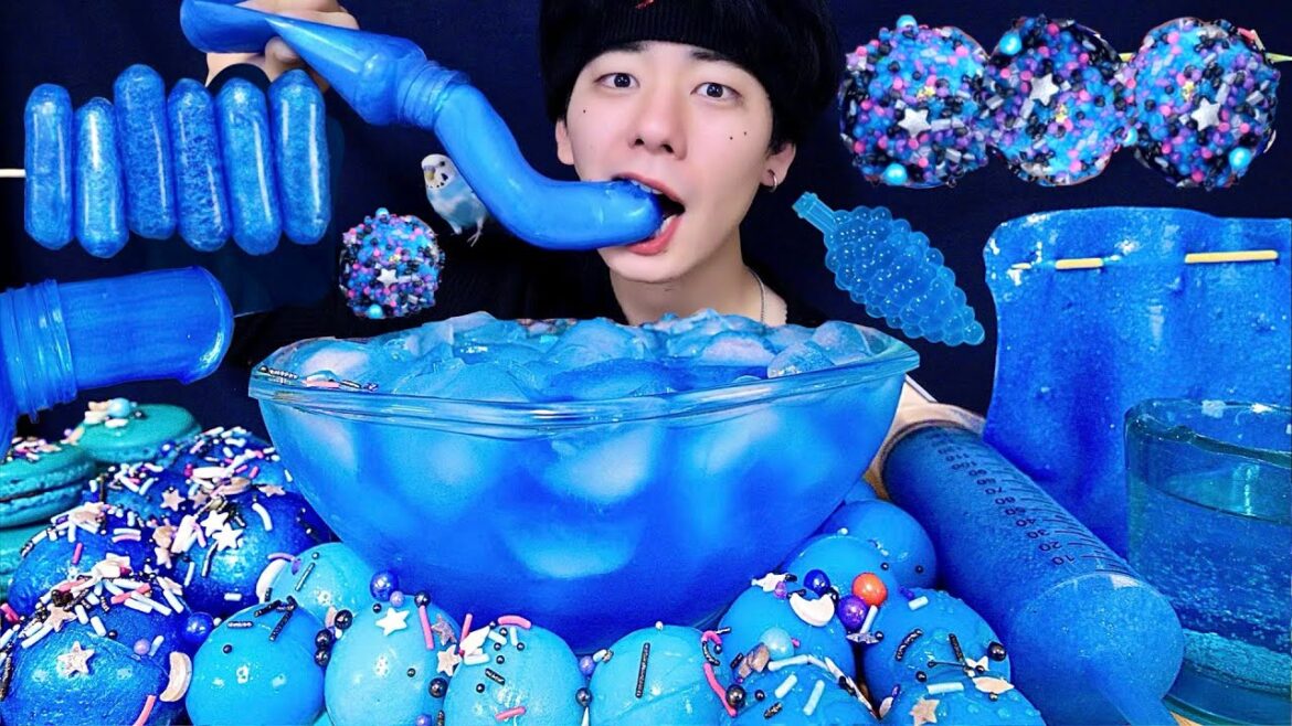 【食用コップ】キンキンに冷えた青いジュースと体に悪そうなお菓子爆食いしたら寿命縮んだ...