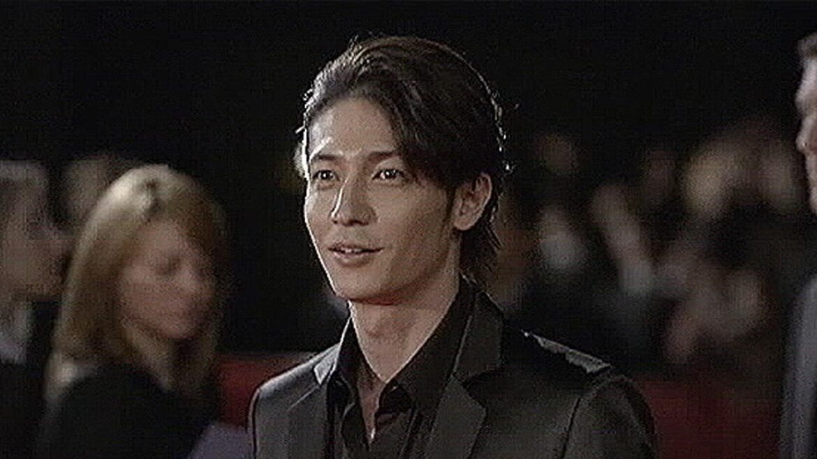 いいなCM　NEC N-04B　玉木宏 小野あかね 加覧愛　「レッドカーペット」篇