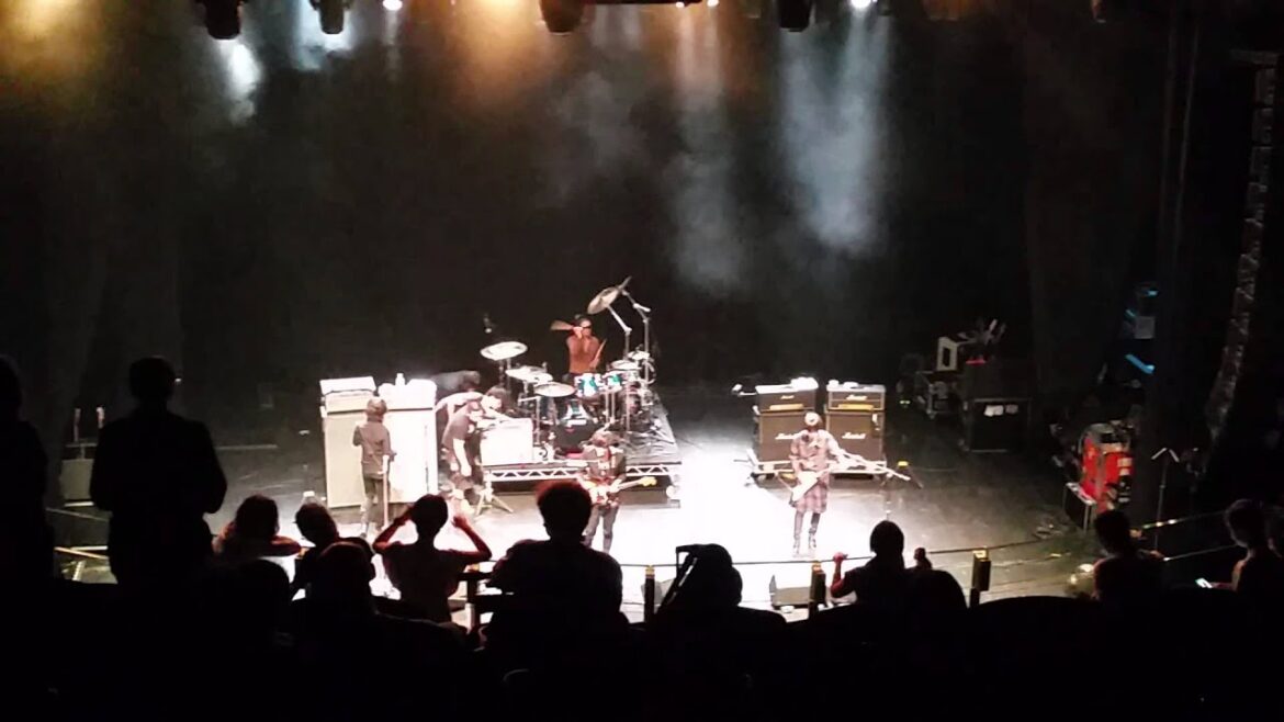 Cover of 'Wonderwall' by [Alexandros]