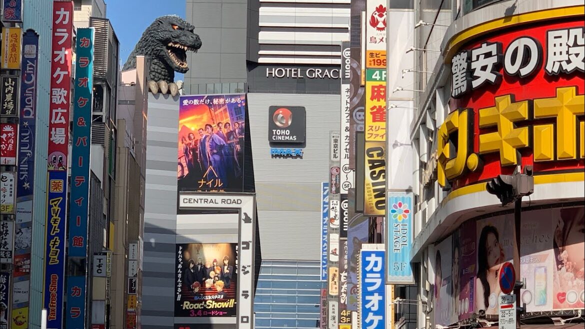 auスマートパスプレミアムなら月曜日の映画が1,900 円のところ1,100円とお得。これから神田沙也加さんの元夫、村田 充の『文豪ストレイドッグスBEAST』を観ます。