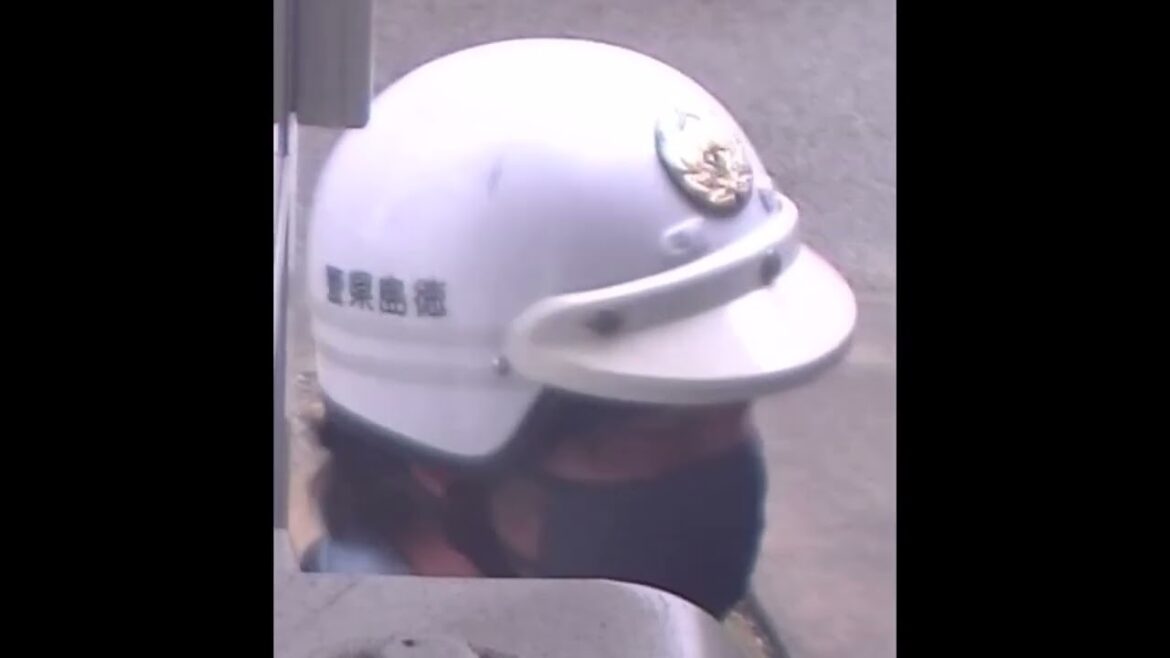 これは酷い、髪ボサボサ確実にニセモノ　手帳を見せないのは警官ではない