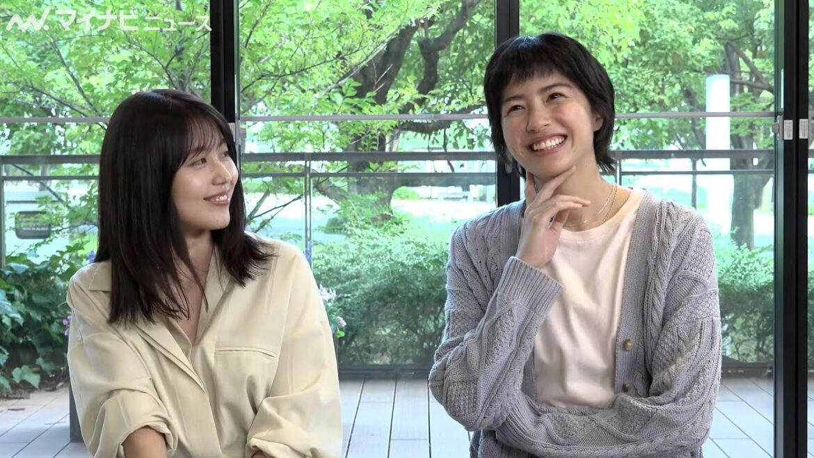 有村架純、親友・佐久間由衣の「砂漠に連れて行きたい」発言で思わず笑顔に！　ポッキー 新CM＆メイキング映像公開