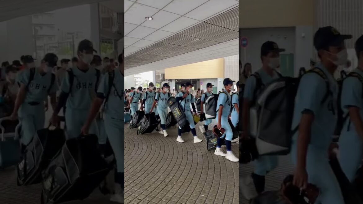 近江高校野球部入場甲子園