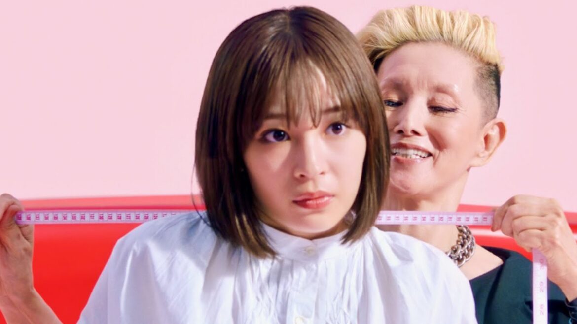 広瀬すず、ちょっとビックリ!?夏木マリに「計り知れない可能性」を計測される!?／リクナビNEXT CM