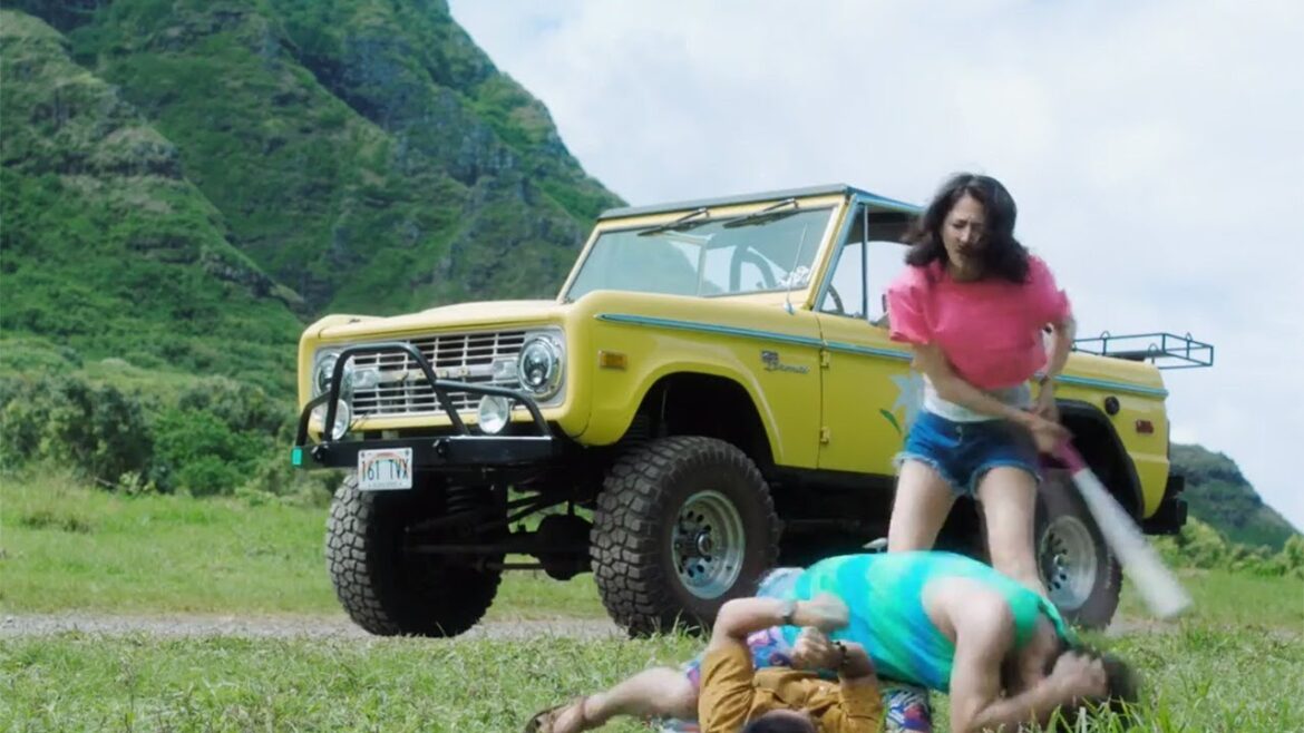 長澤まさみ、ムロツヨシをバットで……「人を殴っちゃダメでしょ！」」　映画「50回目のファーストキス」予告編が公開