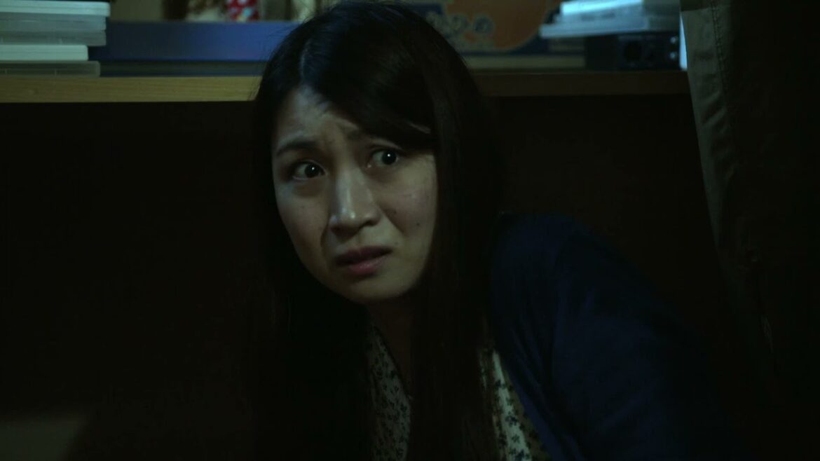 【ホラー動画】女の絶叫に背筋が凍り付く…赤い箱の呪いから逃れられない 【ホラー動画】女の絶叫に背筋が凍り付く…赤い箱の呪いから逃れられない