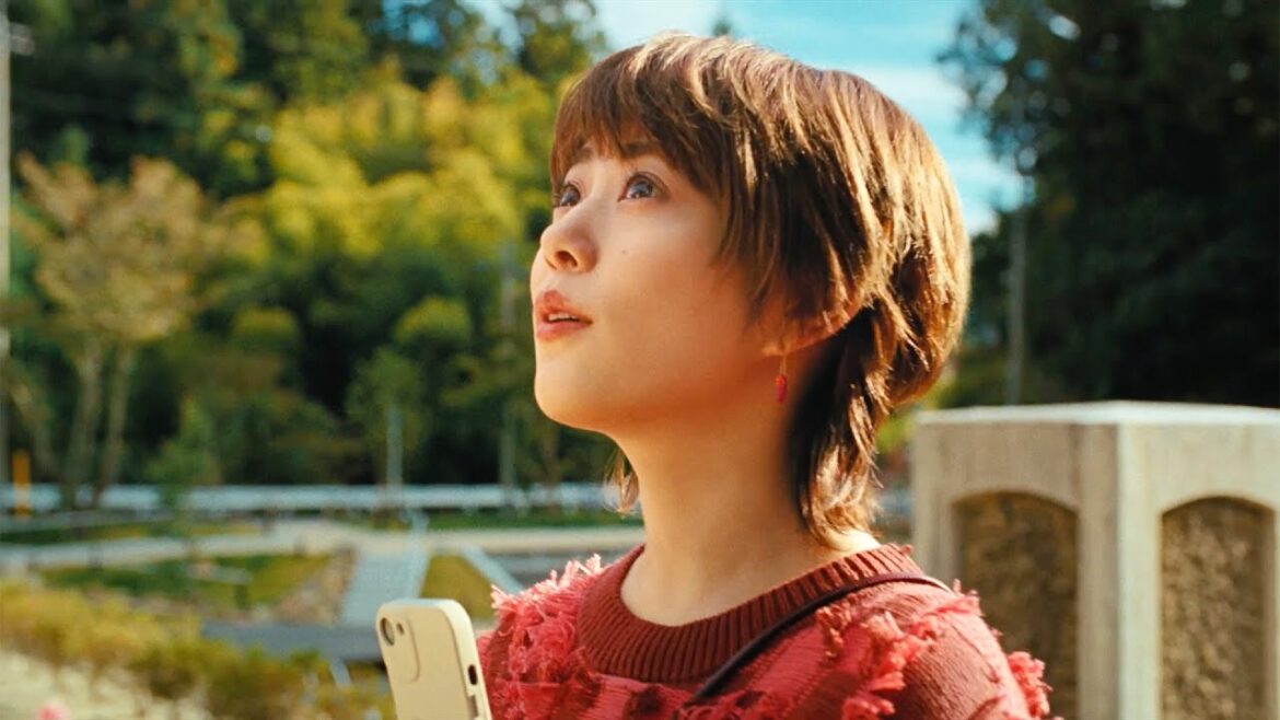 高畑充希、リザードンやニャビーらと岡山・吹屋ふるさと村で遭遇！ポケモン GO CMポケモン GO CM