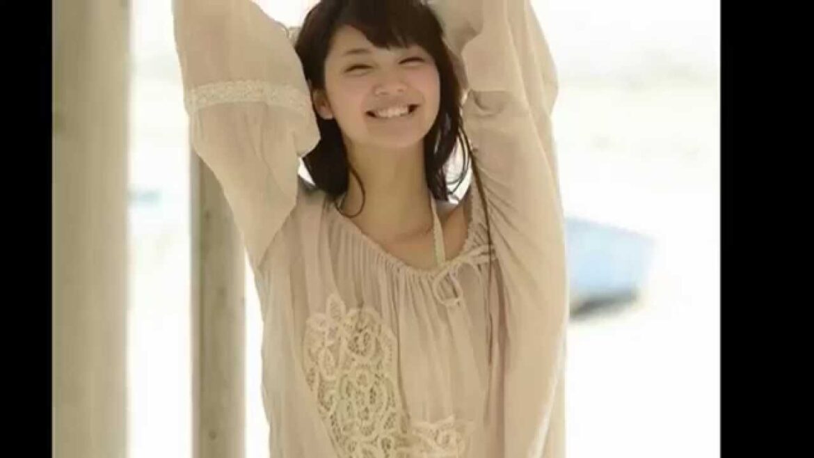 「 新川優愛  」  Photo movie : Yua Shinkawa HD