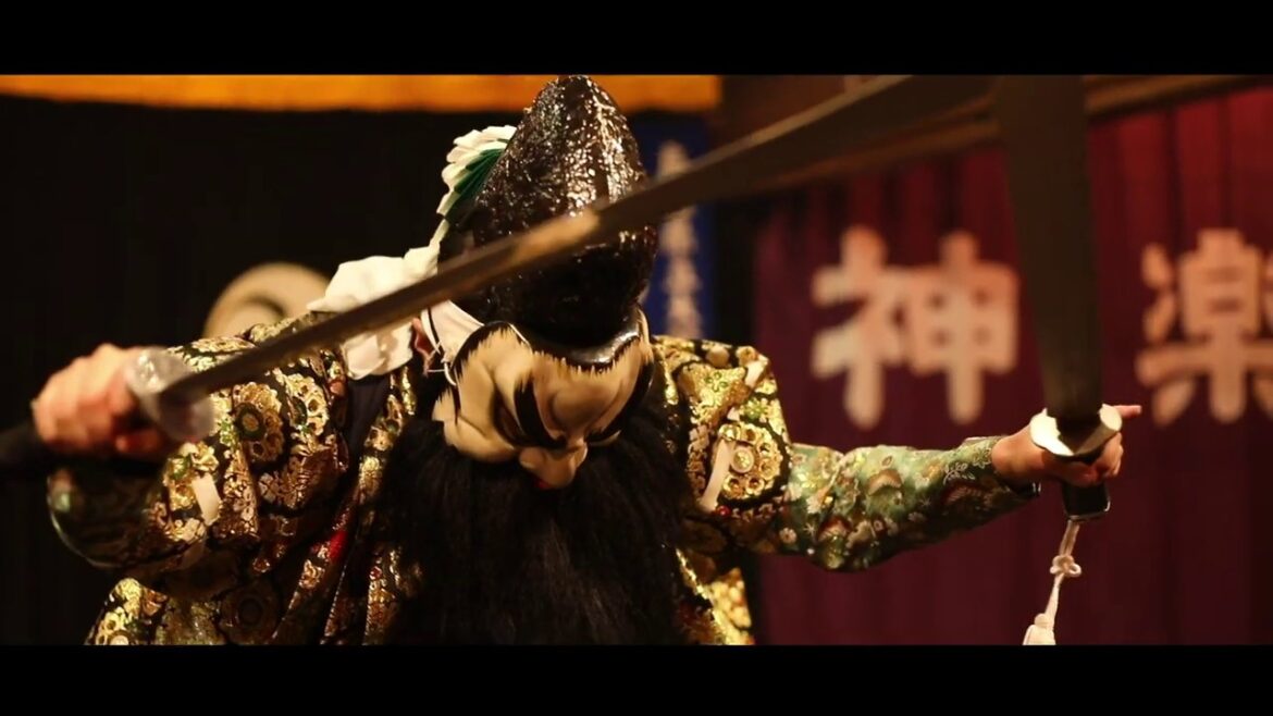 井手上漠さん・めがねさんが美肌県しまねを巡る（石見神楽編15秒ver）