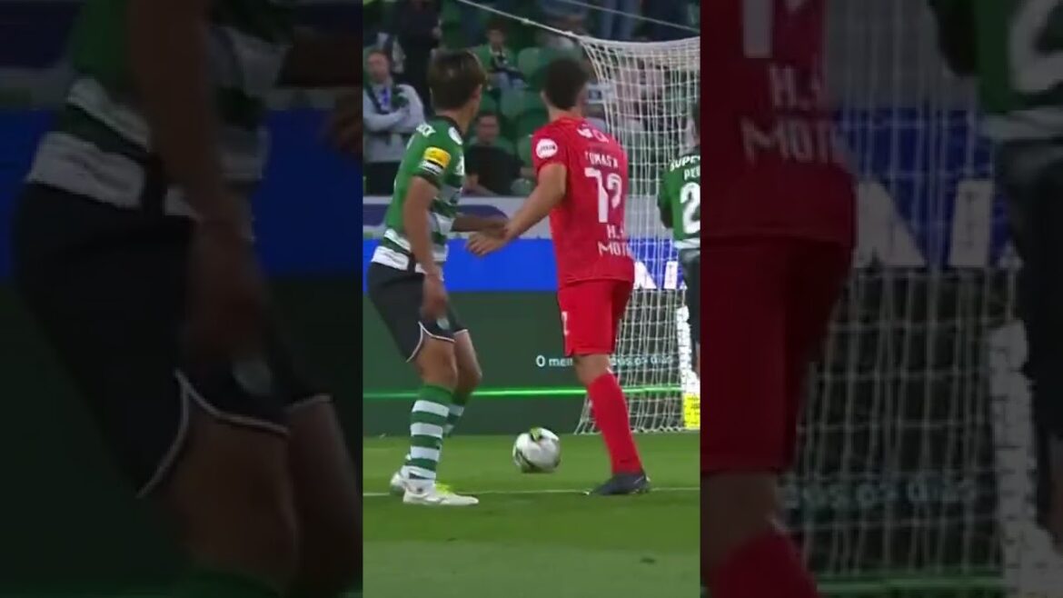 Hidemasa Morita Is A Footballing MASTERMIND 😱🇯🇵 #shorts
