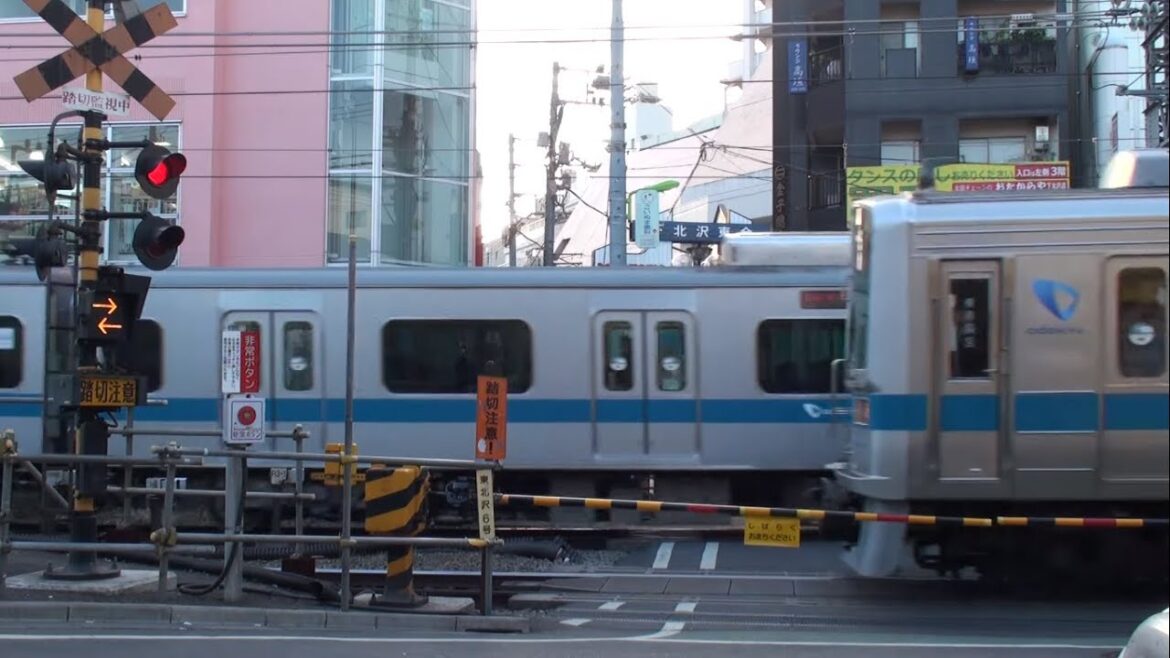 【朝ラッシュ】小田急線下北沢 開かずの踏み切り 3 Japan Tokyo Odakyu Electric Railway Shimokitazawa Busy Rail Crossing 【朝ラッシュ】小田急線下北沢 開かずの踏み切り 3 Japan Tokyo Odakyu Electric Railway Shimokitazawa Busy Rail Crossing
