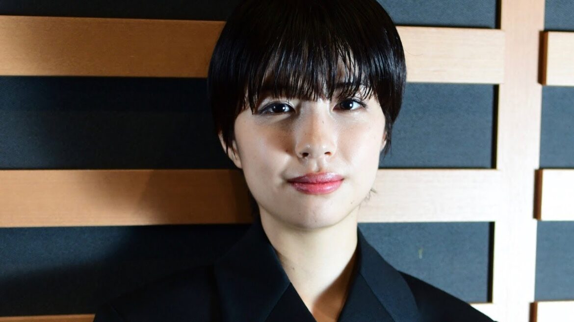 佐久間由衣、美しすぎる8頭身がコンプレックスだった!?／ドラマ『時空探偵おゆう 大江戸科学捜査』インタビュー