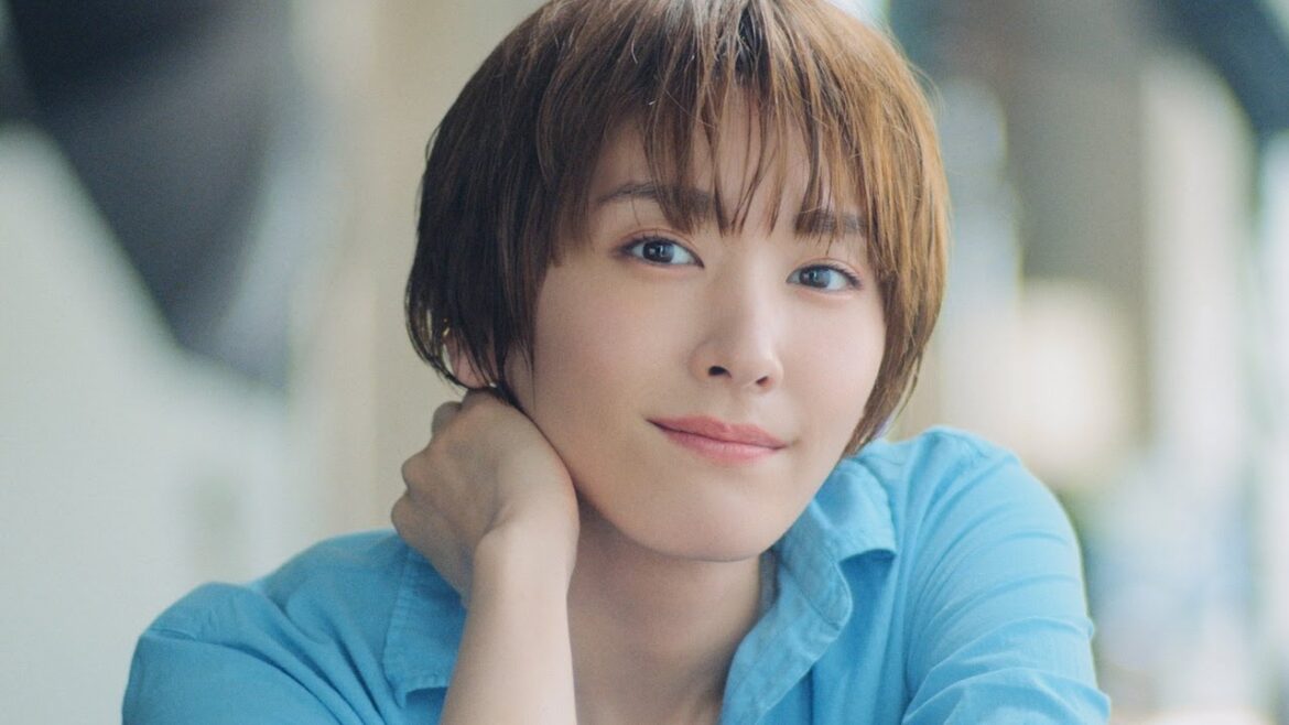新垣結衣、髪バッサリでイメチェン!?　5人の新垣さんが登場！　【ライオン「ソフラン アロマリッチ」5つの香りと5人の新垣さん。コンセプトムービー】