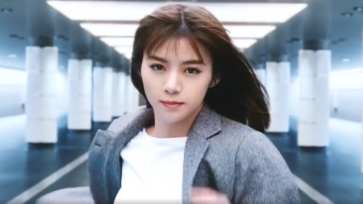 池田エライザ、美しいフォームで疾走　「ソフィ」新CMが公開