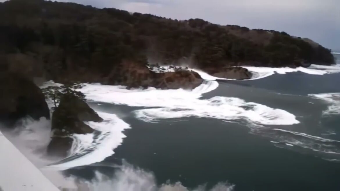 SCARIEST 3-11-2011 Japan Tsunami Footage [Compilation] [Part 1]