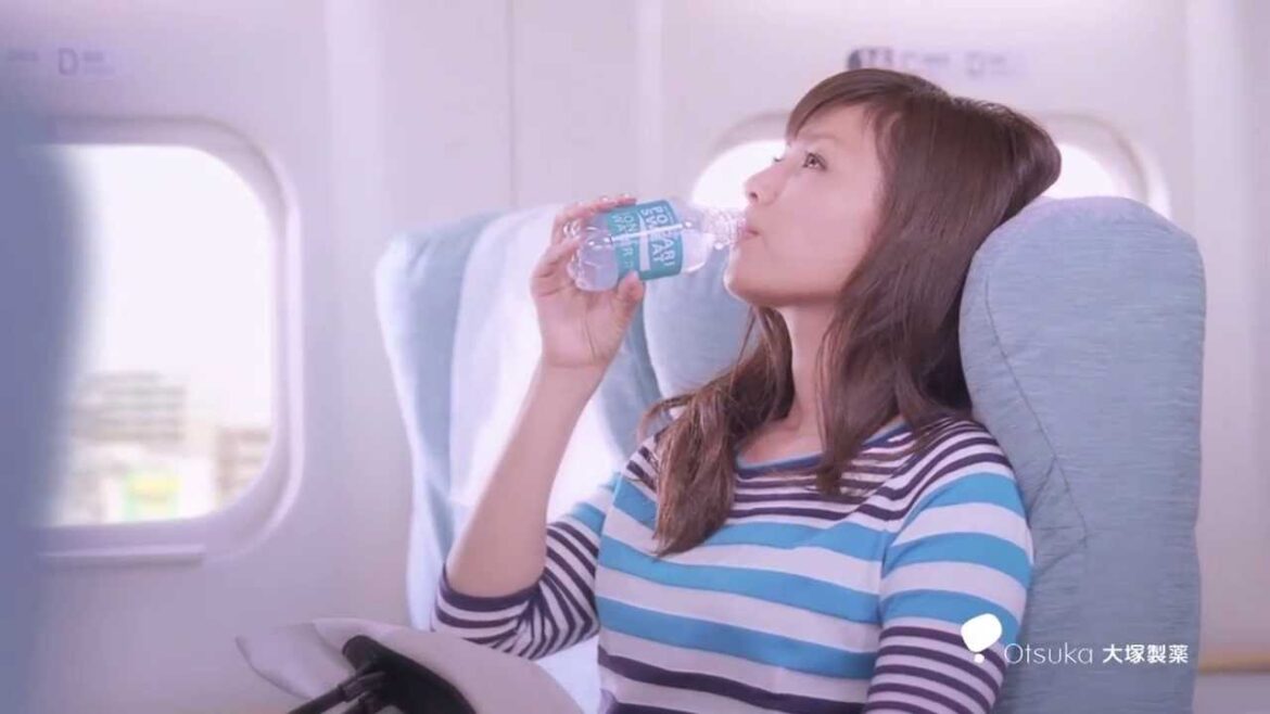 【HD】 深田恭子 ポカリスエット イオンウォーター「「目撃・車内」篇 CM(15秒)
